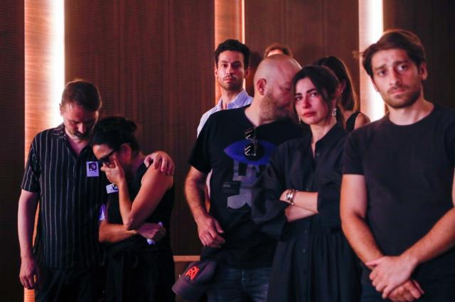 Vefat eden Civan Canova için tören düzenleniyor! Nursel Köse ve Nesrin Cavadzade gözyaşlarına boğuldu