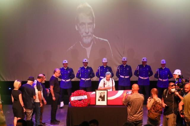 Vefat eden Civan Canova için tören düzenleniyor! Nursel Köse ve Nesrin Cavadzade gözyaşlarına boğuldu