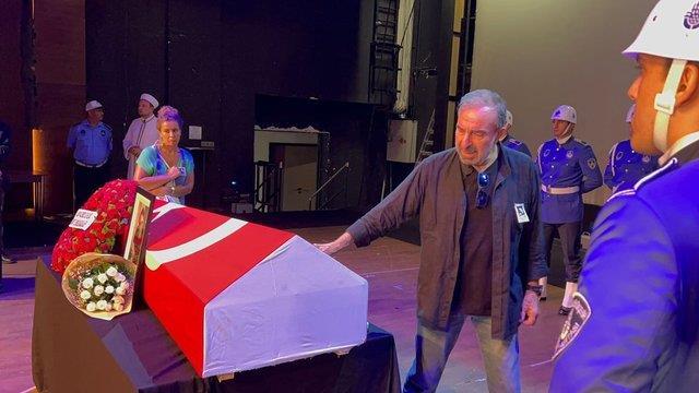 Vefat eden Civan Canova için tören düzenleniyor! Nursel Köse ve Nesrin Cavadzade gözyaşlarına boğuldu
