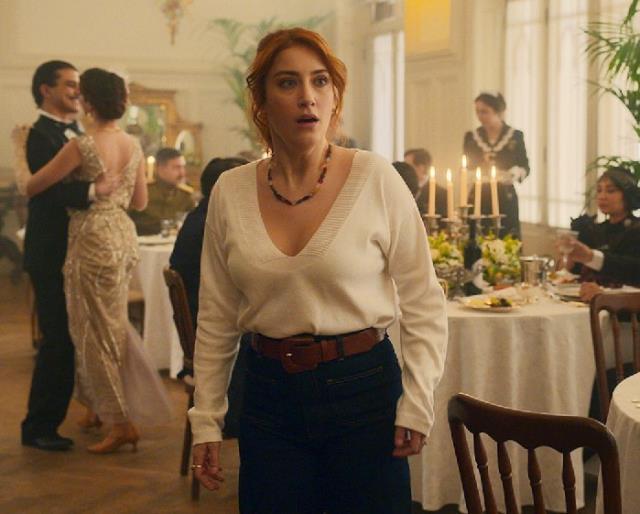 1 yıldır saçlarını sarı renkte kullanan Hazal Kaya, eski imajına döndü