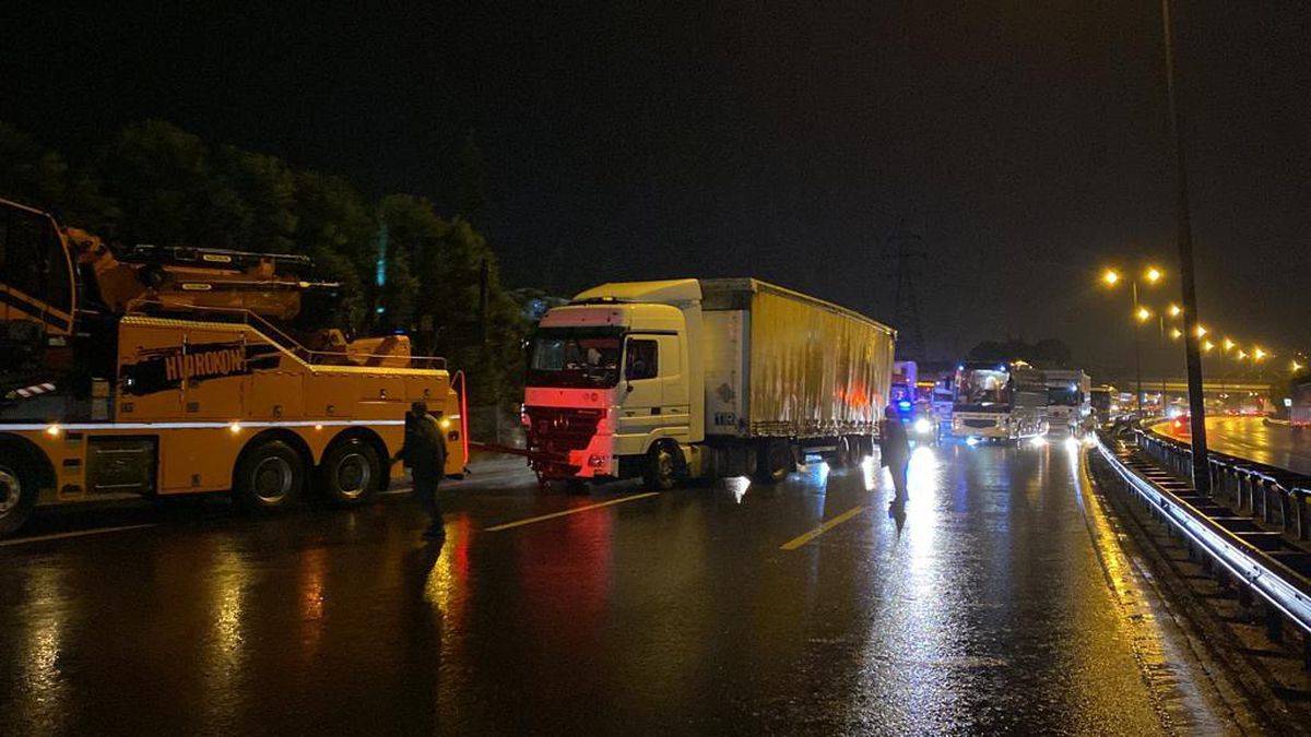 Anadolu Otoyolu'nda makaslayan tır ulaşımı aksattı