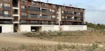 Belediye Başkanının reklamını yaptığı evlerin yolu yok
