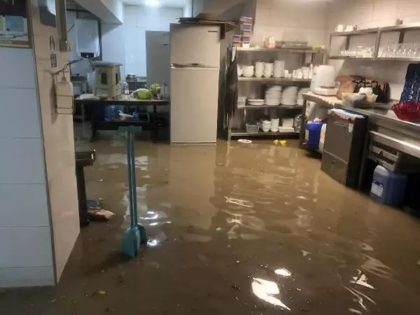 İzmir haberleri! İZMİR'DE SAĞANAK ETKİLİ OLDU