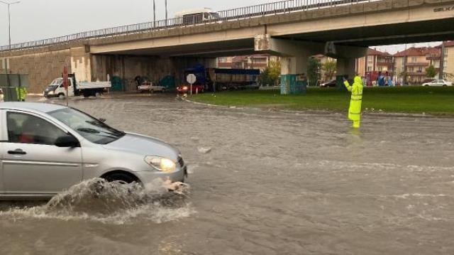İzmir haberleri! İZMİR'DE SAĞANAK ETKİLİ OLDU