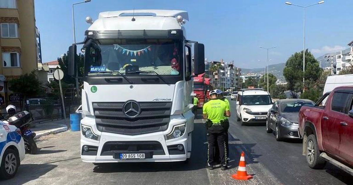 Muğla haberleri: Milas'ta yük taşıyan araçlar denetleniyor