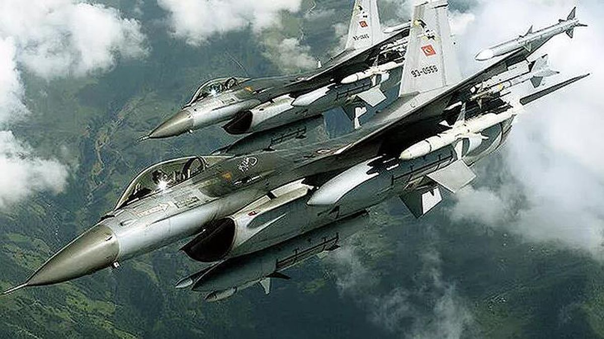 Yunan basınından skandal manşet! Türk F-16 uçaklarını taciz edip suçu bizi atmaya çalıştılar