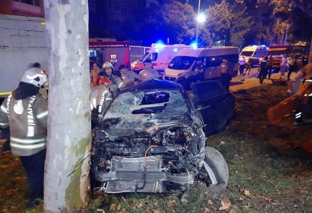 5 arkadaşın can verdiği korkunç kazada, otomobilden düşen fotoğraf yürek yaktı