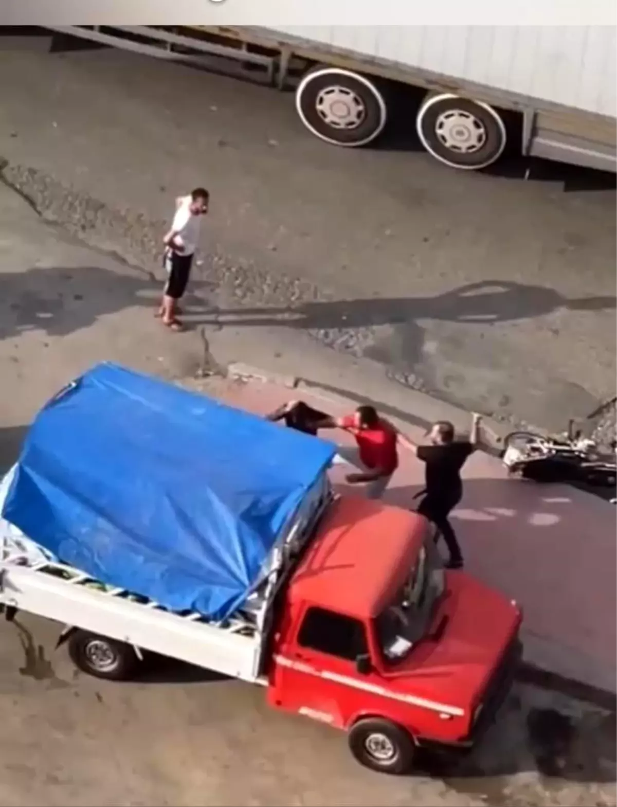 Son dakika 3. sayfa: Adana'da korna kavgasında sopa ve yumruklar konuştu