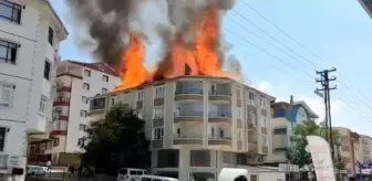 Ankara gündem haberleri... Ankara'da bina çatısı, alev alev yandı