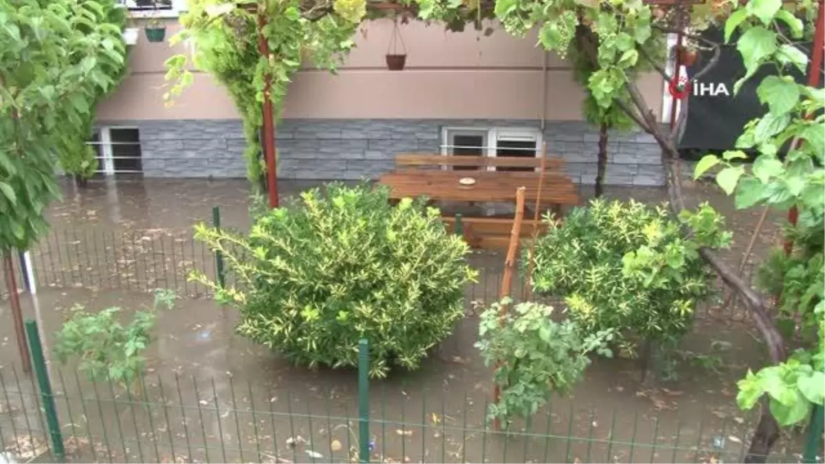 Evi yağmur suları basan kanser hastası anne çektiği çileyi anlattı