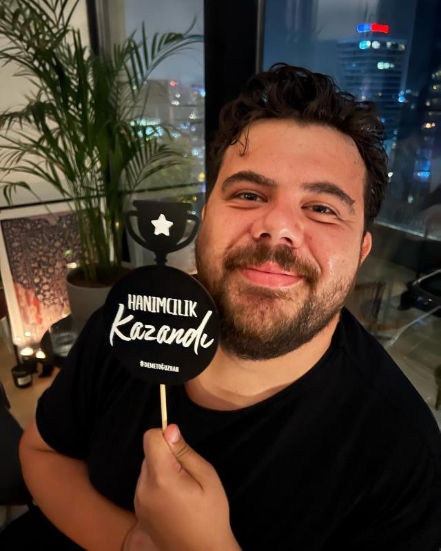 Günler sonra Demet Özdemir'le evlenecek olan Oğuzhan Koç, bekarlığa veda partisi yaptı