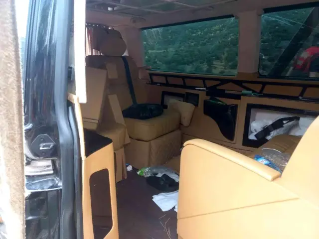 Kaza geçiren İbrahim Tatlıses'i yanmaktan vatandaşlar kurtardı