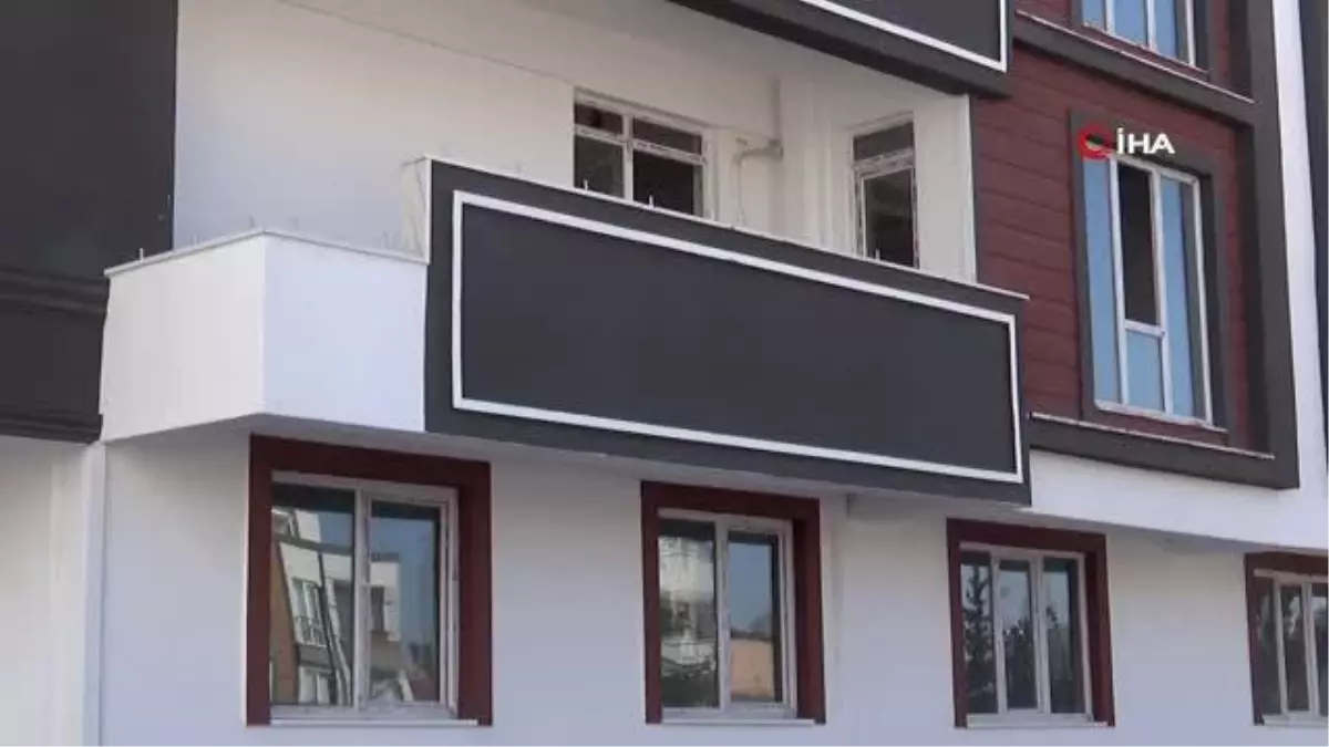 İnşaattan düşen 14 yaşındaki çocuk işçi yaralandı