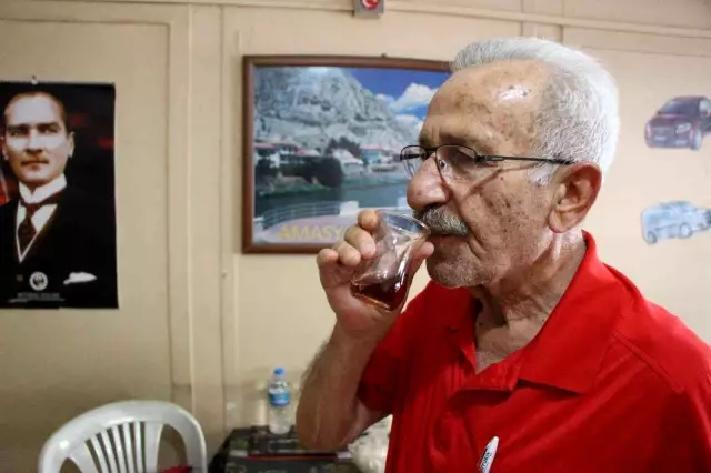 Onu gören Kemal Kılıçdaroğlu sanıyor: Kardeşi benim kadar benzemiyor