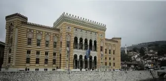 SARAYBOSNA - Saraybosna'nın sembollerinden Vijecnica Kütüphanesi'nin yakılışının üzerinden 30 yıl geçti (2)