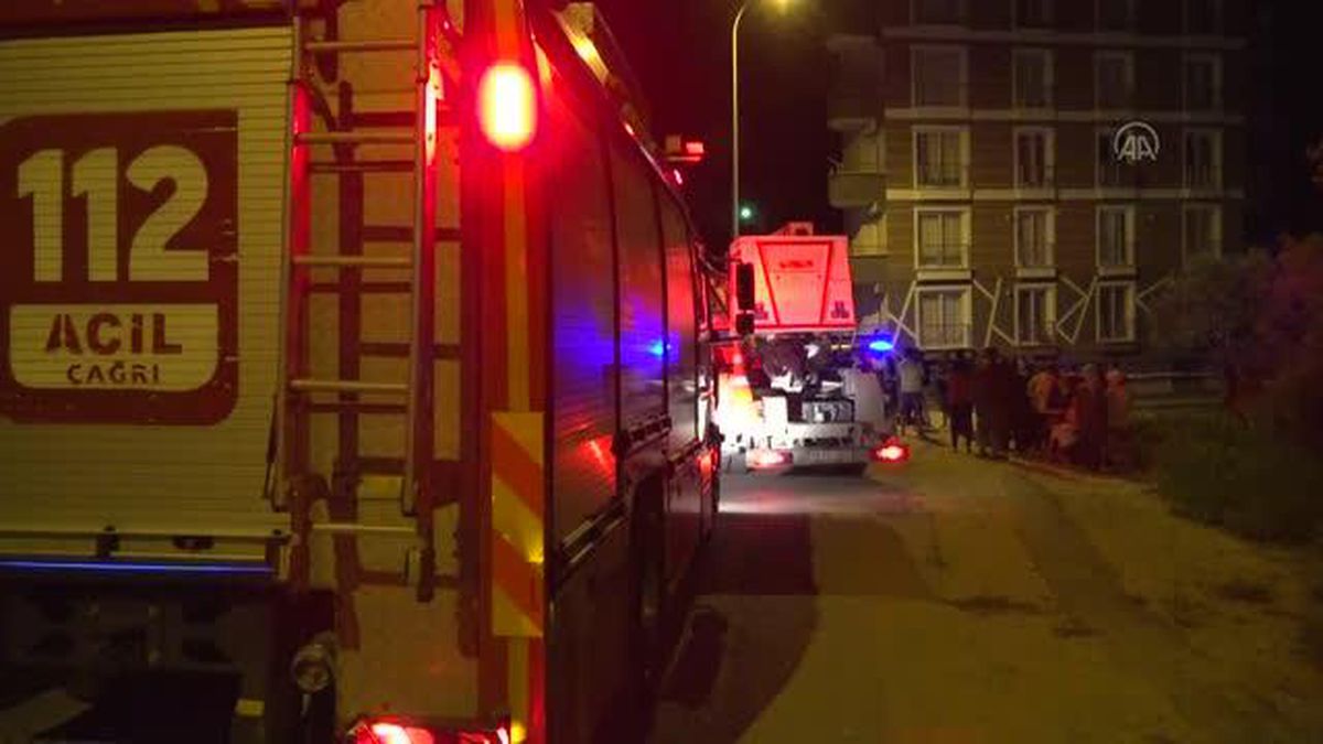 Toprak kayması nedeniyle bir bina boşaltıldı