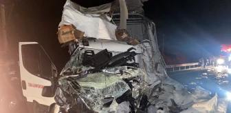 Adana haberleri | Adana'da kamyonet ile tırın çarpışması sonucu 3 kişi yaralandı