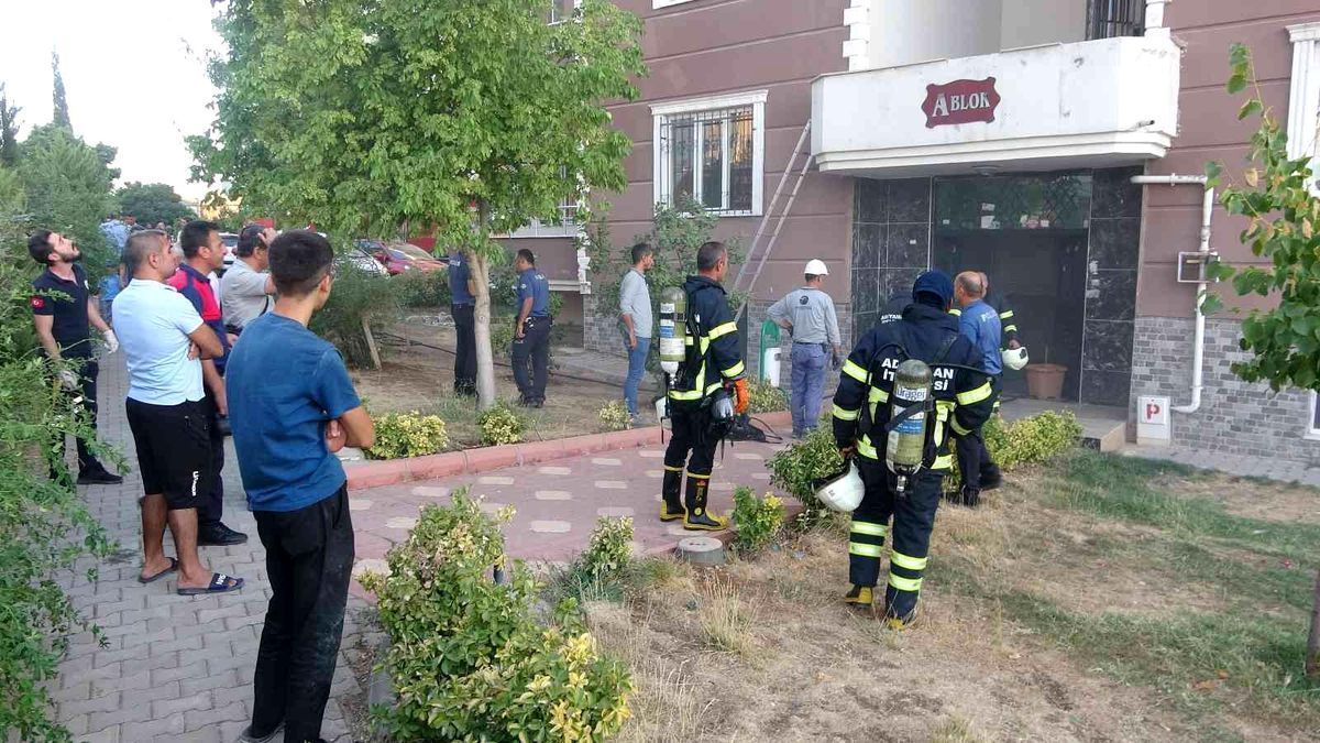 Adıyaman haberleri | Adıyaman'da bina yangınında 3 kişi dumandan zehirlendi