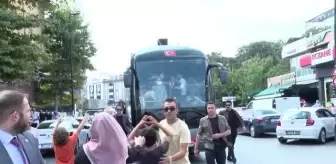 İYİ Parti Genel Başkanı Akşener, esnaf ziyaretlerinde bulundu