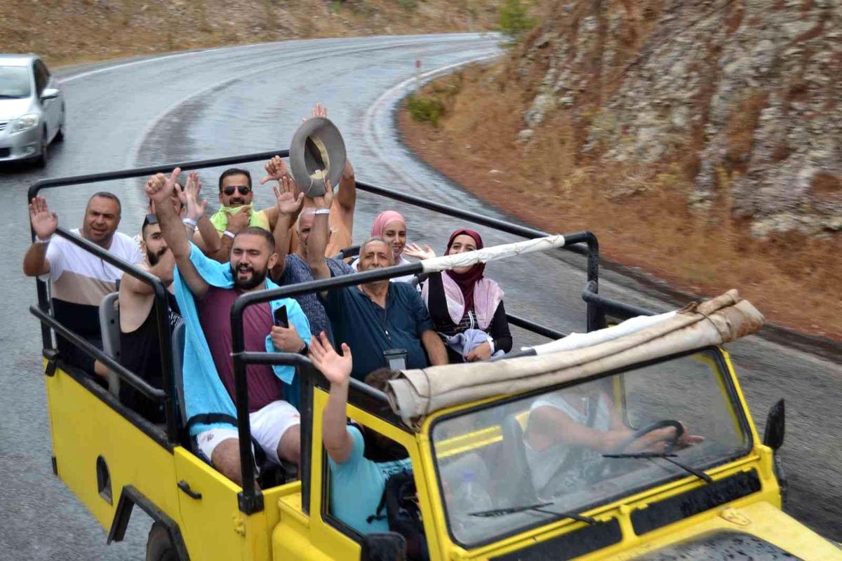 Devrilen safari aracındaki 5 kişi yaşamını yitirmişti! Ölmeden önceki son görüntüleri ortaya çıktı