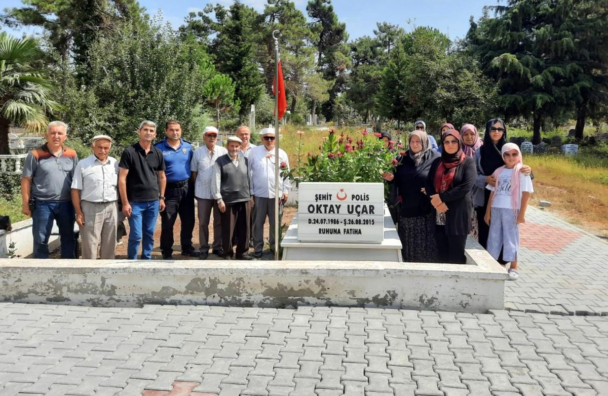 Son Dakika | Şehit polis kabri başında anıldı