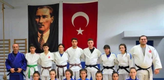 Sakarya spor haberleri: Yunusemreli judocular Sakarya'da madalya hedefliyor