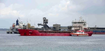 Çanakkale haber | Çanakkale Boğazı'nda karaya oturan gemi yüzdürüldü