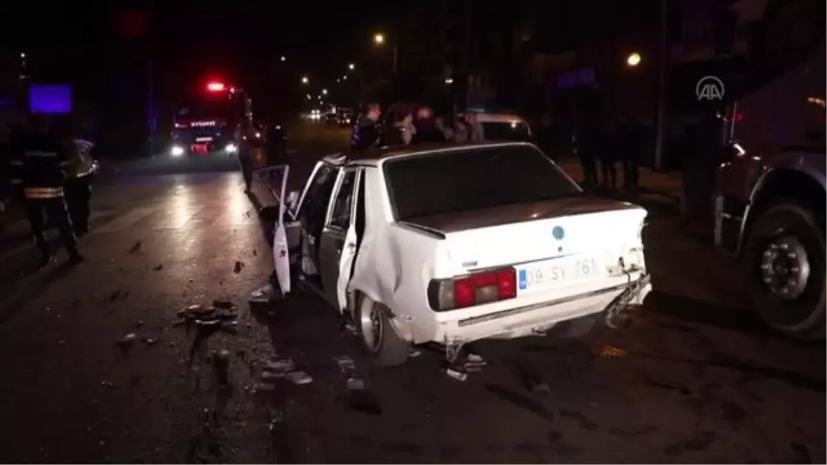 'Dur' ihtarına uymayan sürücünün yönetimindeki otomobil polis otosuna çarptı