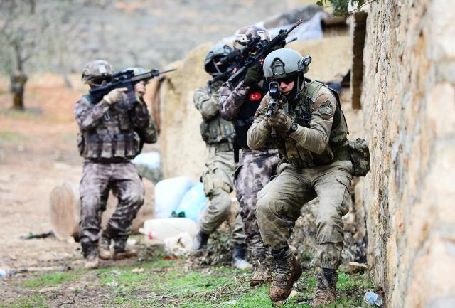 Fahrettin Altun: Suriye'ye ne zaman operasyon yapılacağına Türkiye kendi karar verecek