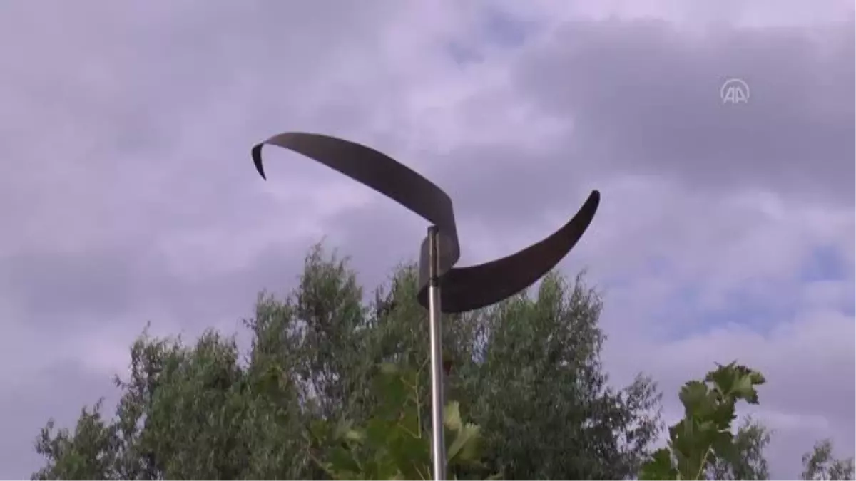 Kuzey Makedonyalı sanatçı 7 yıldır kinetik heykeller yapıyor