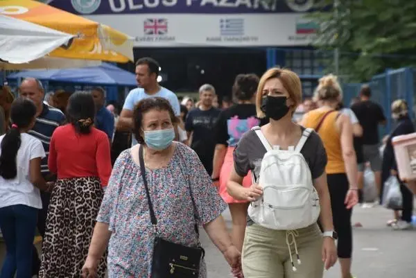 Türkiye'ye hafta sonları gelip alışveriş yapan Bulgar turistlerin toplamda 3 milyonu bulması bekleniyor