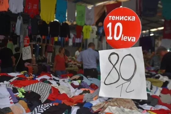 Türkiye'ye hafta sonları gelip alışveriş yapan Bulgar turistlerin toplamda 3 milyonu bulması bekleniyor