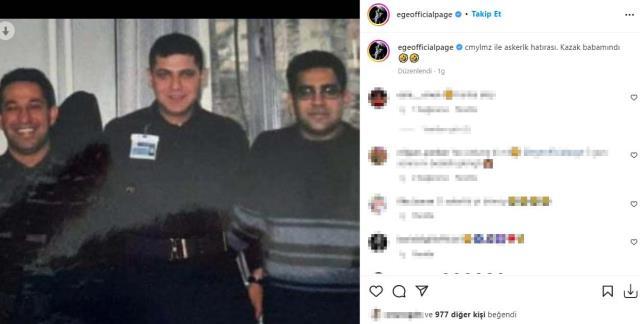 Şarkıcı Ege, 'Askerlik hatırası' diyerek Cem Yılmaz'la 21 yıl önceki fotoğrafını paylaştı