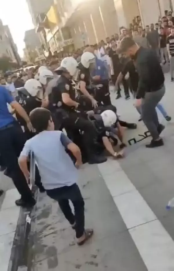 Şırnak'ta 19 yaşındaki kıza taciz iddiası ortalığı savaş alanına çevirdi, bir kişi linç edilmek istendi