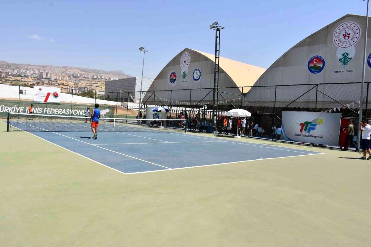 Şırnak spor haberleri: Şırnak'ta 400 sporcunun katıldığı tenis şampiyonası başladı