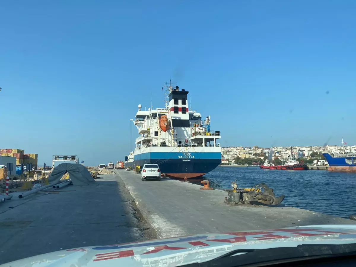 Son dakika haberleri | Bandırma'da limandaki Malta bayraklı gemide oluşan patlamada iki işçi yaralandı