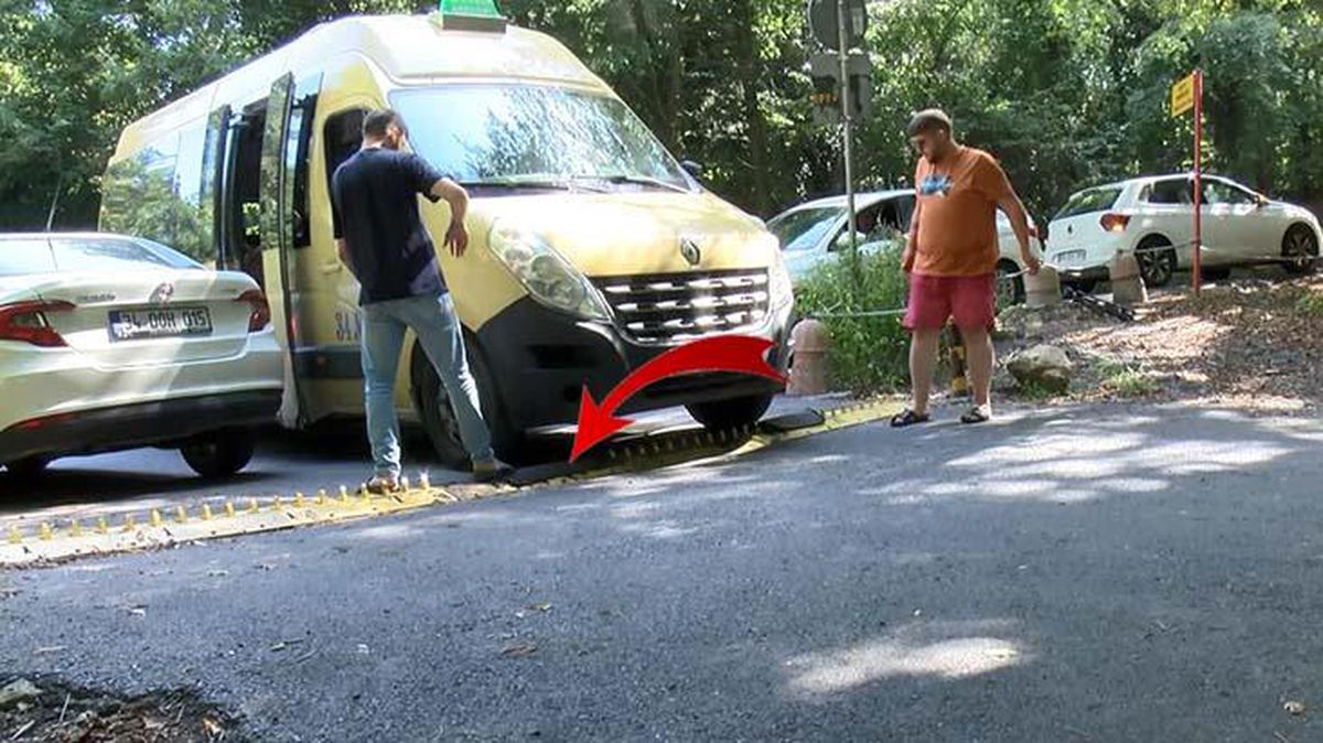 Belgrad Ormanı'na giriş ücreti ödemek istemeyen sürücüler kapanların üzerine araba paspası attı