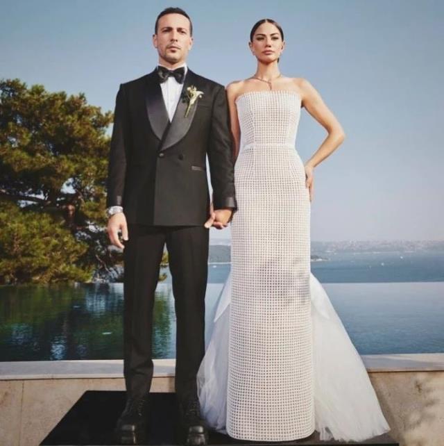 Demet Özdemir ve Oğuzhan Koç, evlendi! Nikah şahitleri Acun Ilıcalı oldu Demet Özdemir ve Oğuzhan Koç, evlendi! Nikah şahitleri Acun Ilıcalı oldu