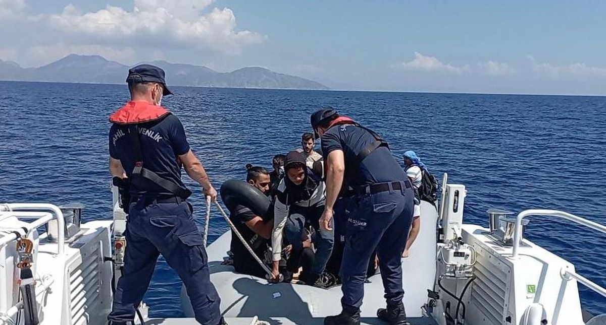Muğla haberleri... Marmaris ve Datça açıklarında 44 düzensiz göçmen kurtarıldı