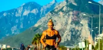 Rus asıllı milli fitness sporcusu kadının başarı hikayesi görenleri hayran bıraktı