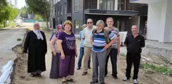 Yeni taşındıkları evlerinde elektriksiz kaldılar