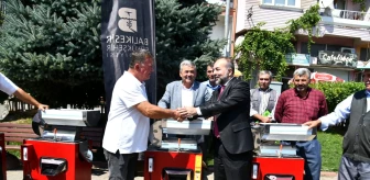 Balıkesir haberi! Balıkesir Büyükşehir Belediyesi 50 salça makinesini üreticiye hibe etti
