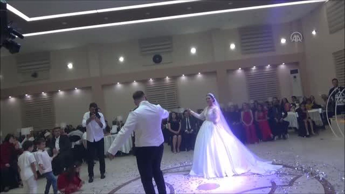 Damada acı baklava yedirip una buladılar
