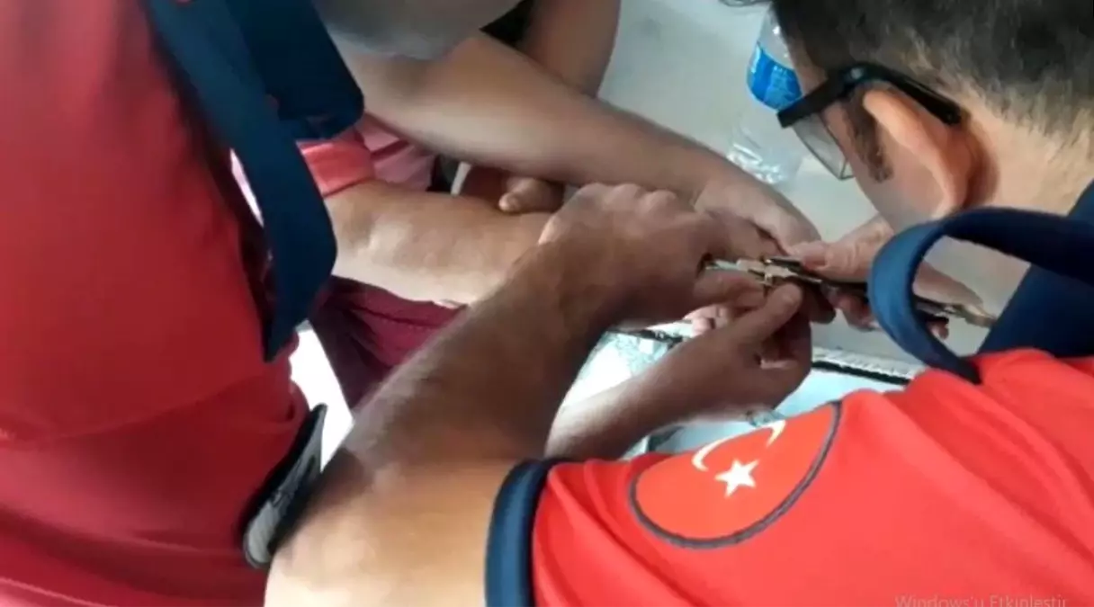 Son Dakika | Denedikleri yüzüklerden kurtulamayan kadınların imdadına itfaiye yetişti