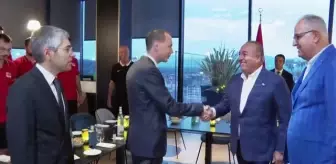 Dışişleri Bakanı Çavuşoğlu, Slovenya'da A Milli Erkek Voleybol Takımı'nı ziyaret etti