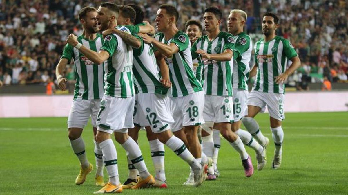 Fenerbahçe'yi yenen Konyaspor, Süper Lig tarihinde bir ilki başardı! Maç sonu olay paylaşım