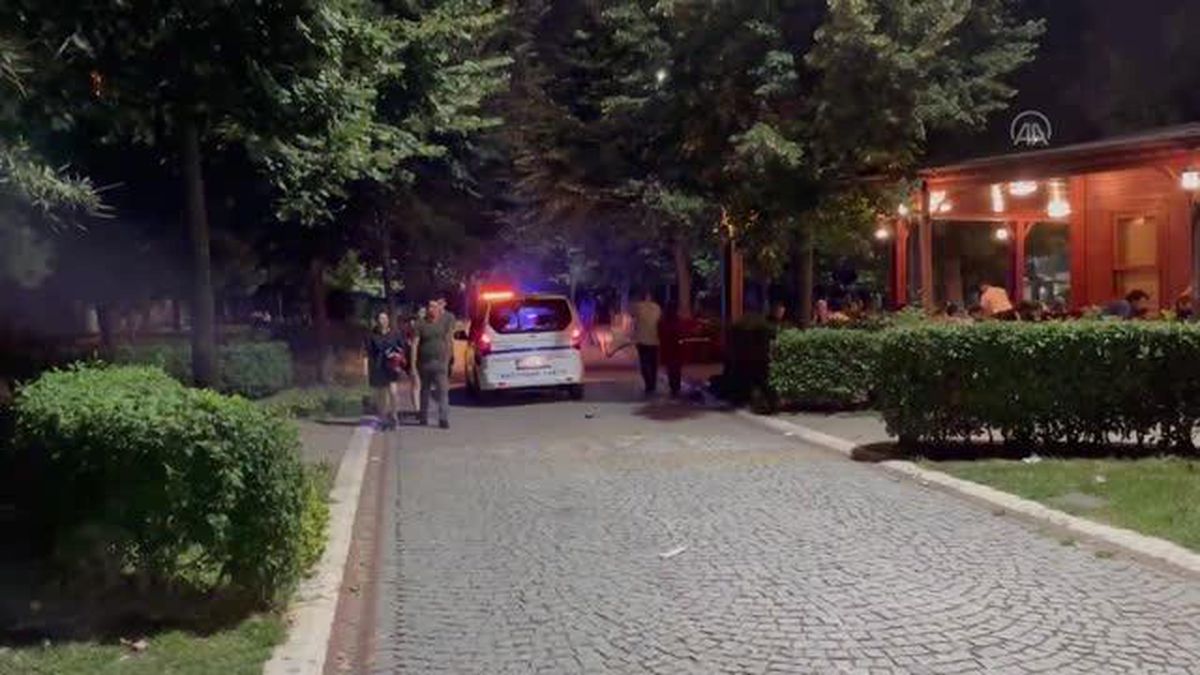 Son dakika haber | Kağıthane'de mesire alanında çıkan kavgada, olaya müdahale eden 2'si polis 5 kişi yaralandı.