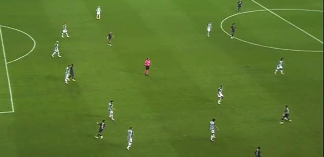 Konyaspor-Fenerbahçe maçının önüne geçen pozisyon! Arda Kardeşler'e tepkilerin haddi hesabı yok