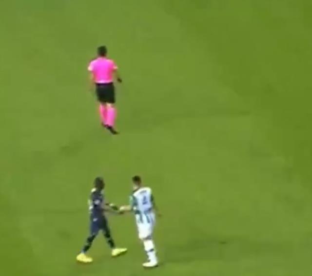 Konyaspor-Fenerbahçe maçının önüne geçen pozisyon! Arda Kardeşler'e tepkilerin haddi hesabı yok