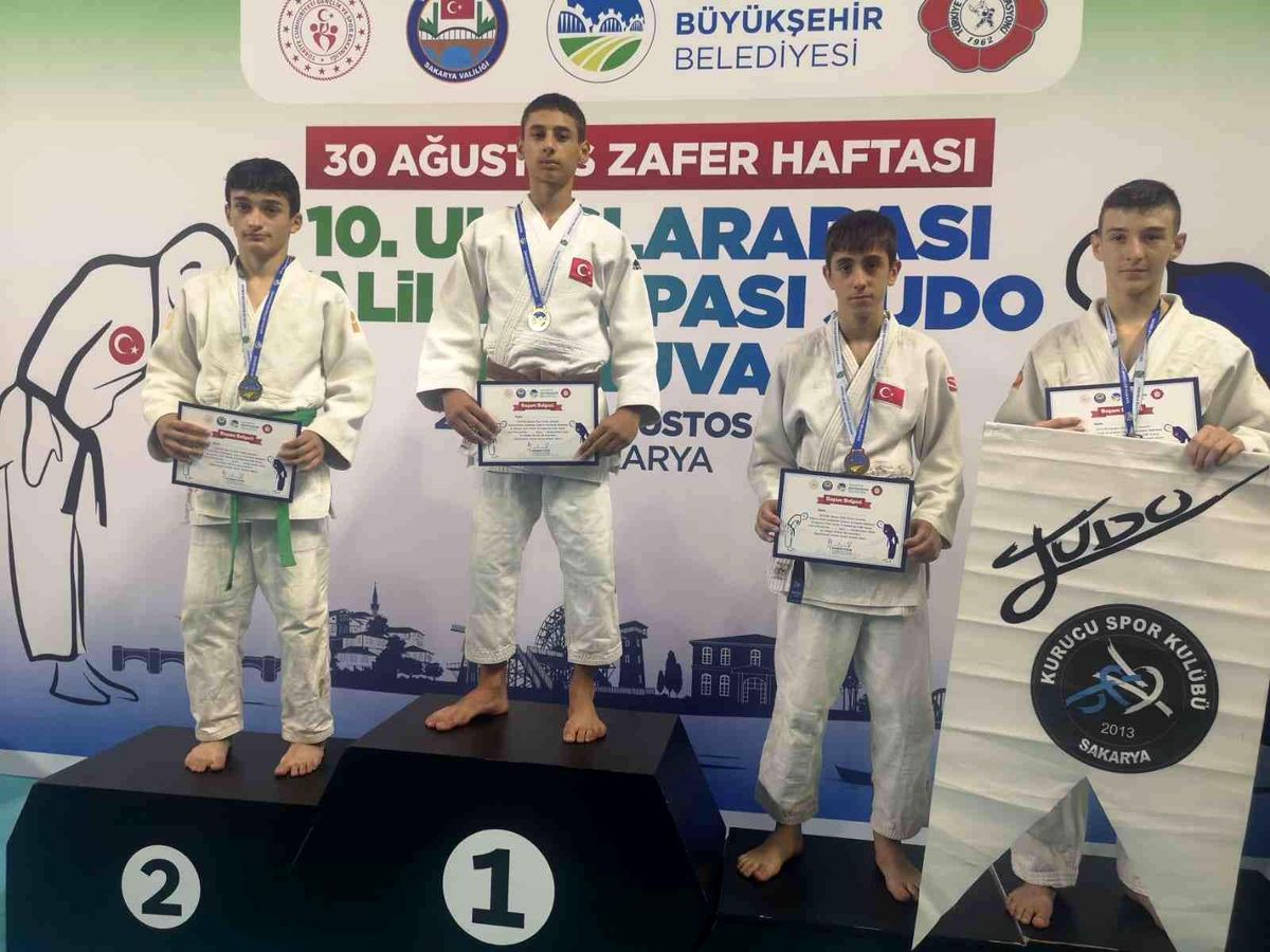 Sakarya haberi | Yunusemreli judocular Sakarya'dan 4 madalyayla döndü